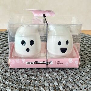 Happy Hauntings Ghost Salt and Pepper Shaker Set NEW!!
